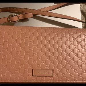 Light pink Gucci crossbody